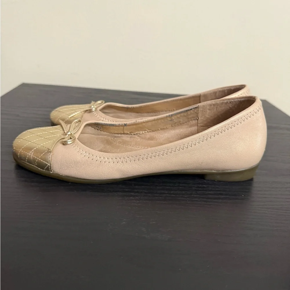 AEROSOLES Classic Beckon Tan Gold Ballet Quilted Patent Leather Shoes 7.5 - Picture 4 of 6